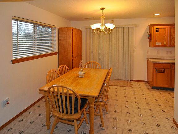 5th image of 19338 Silverfox Pkwy