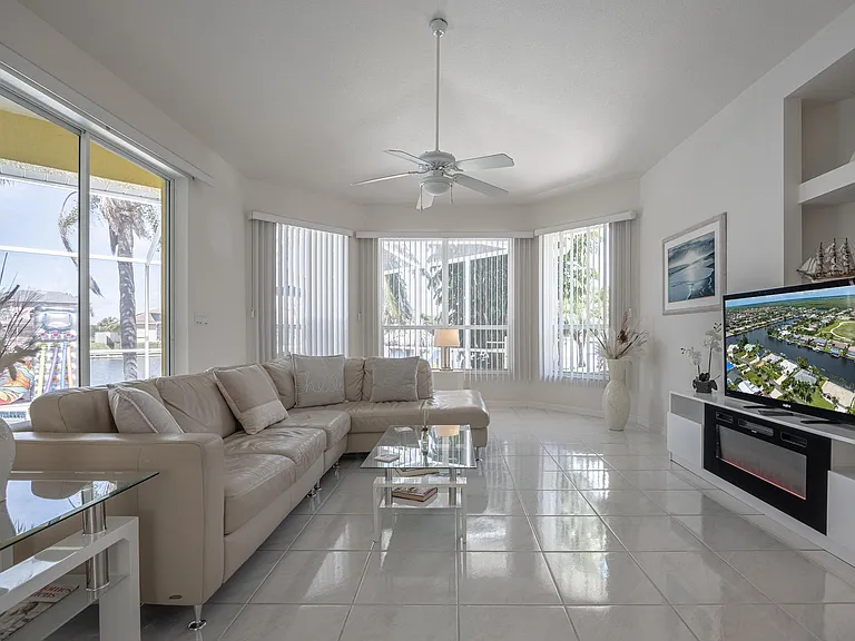 4412 SW 26th Ave — Photo 12