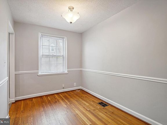 4th image of 3506 S Wakefield St