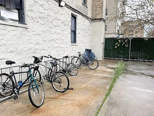 Rented by Bruma Realty LLC | media 20