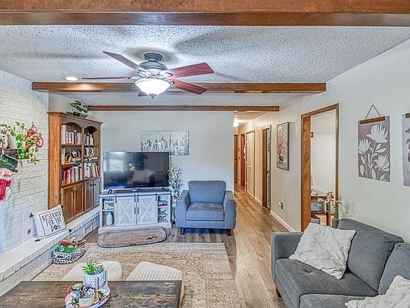 5th image of 440 Elmcrest Dr