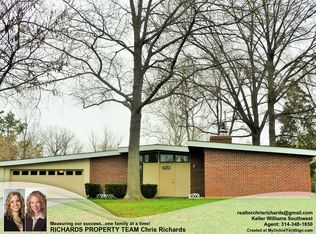 2523 Saint Giles Rd, Saint Louis, MO 63122