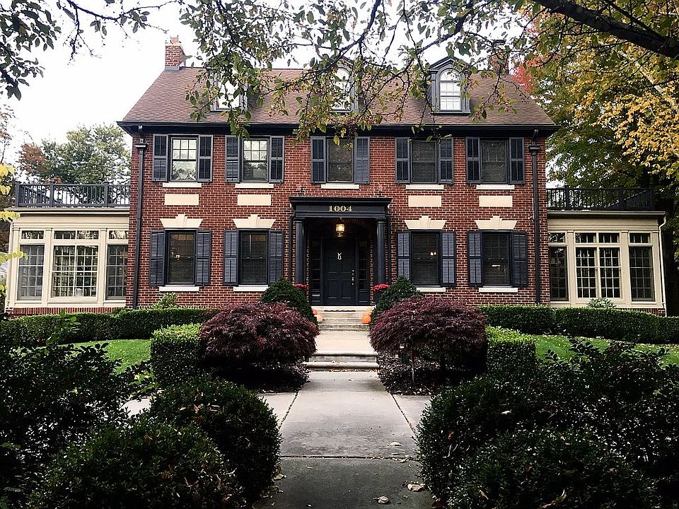 1st image of 1004 Balfour St