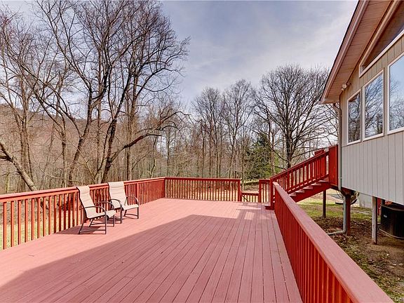 3rd image of 210 Radcliff Dr