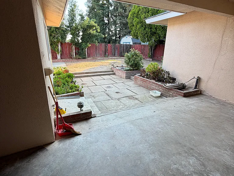 6620 N Sierra Vista Ave — Photo 16