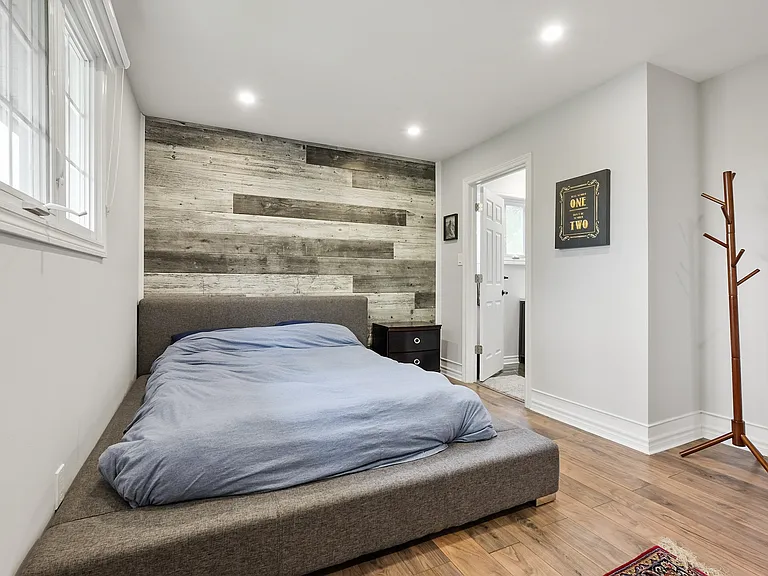1902 Featherston Dr #1902 — Photo 37