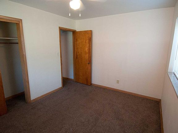 5th image of 17802 Lake Shore Blvd