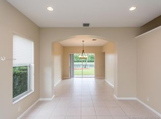1017 Waterside Cir, Weston, FL 33327