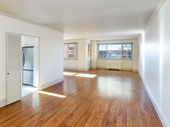 2621 Palisade Avenue image 5 of 22