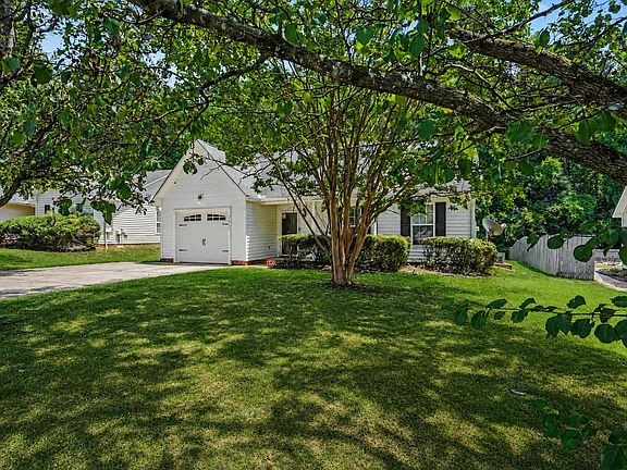 3rd image of 4025 Grandover Dr