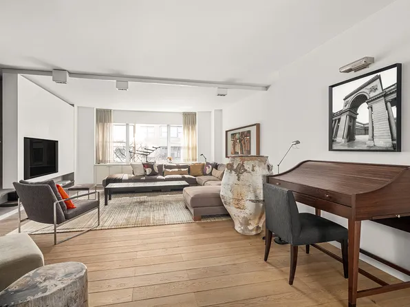 8 East 83rd Street 5F image 1 of 15