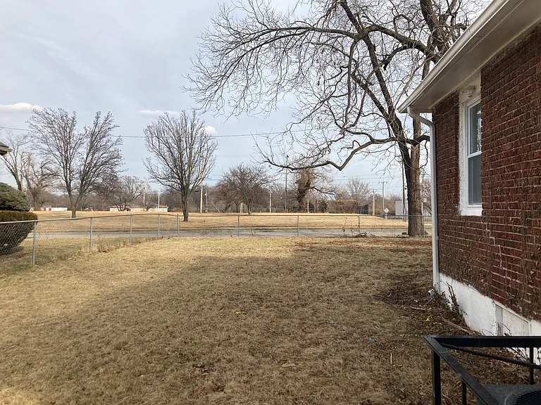 6638 Wabash Ave — Photo 20