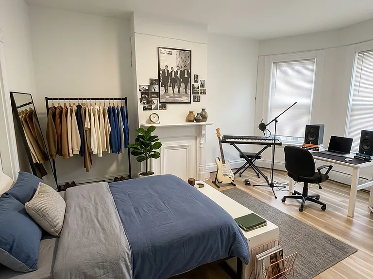254 Windsor St #2R — Photo 2