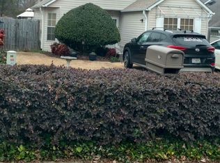 13 Lantern Ln, Greer, SC 29651