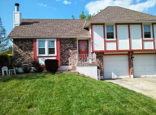 908 SE 7th St, Lees Summit, MO 64063