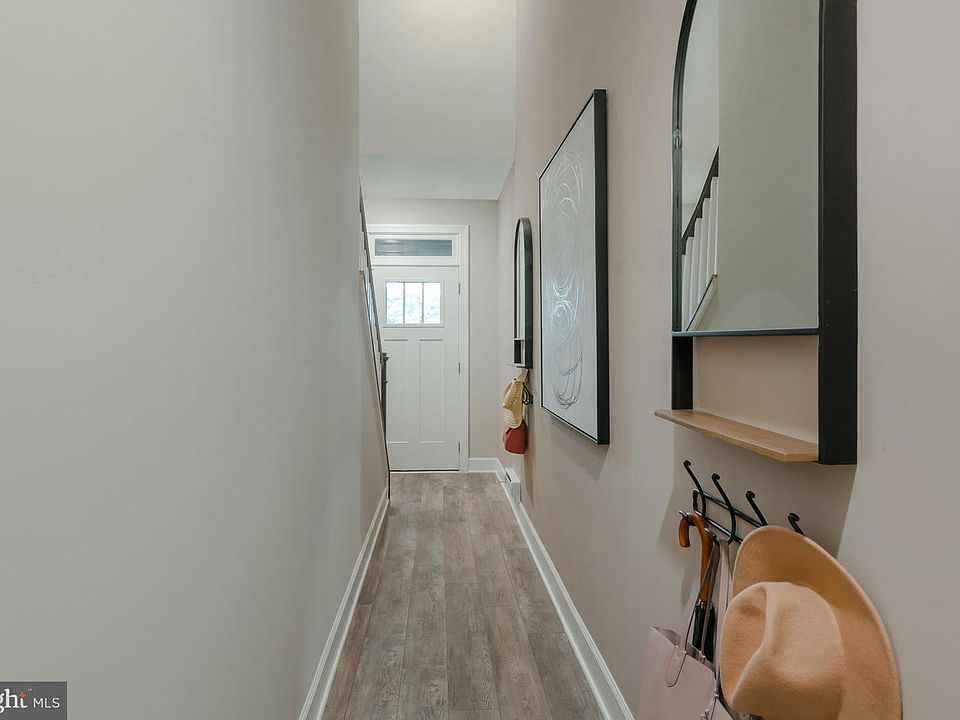 Model home photo - Foyer