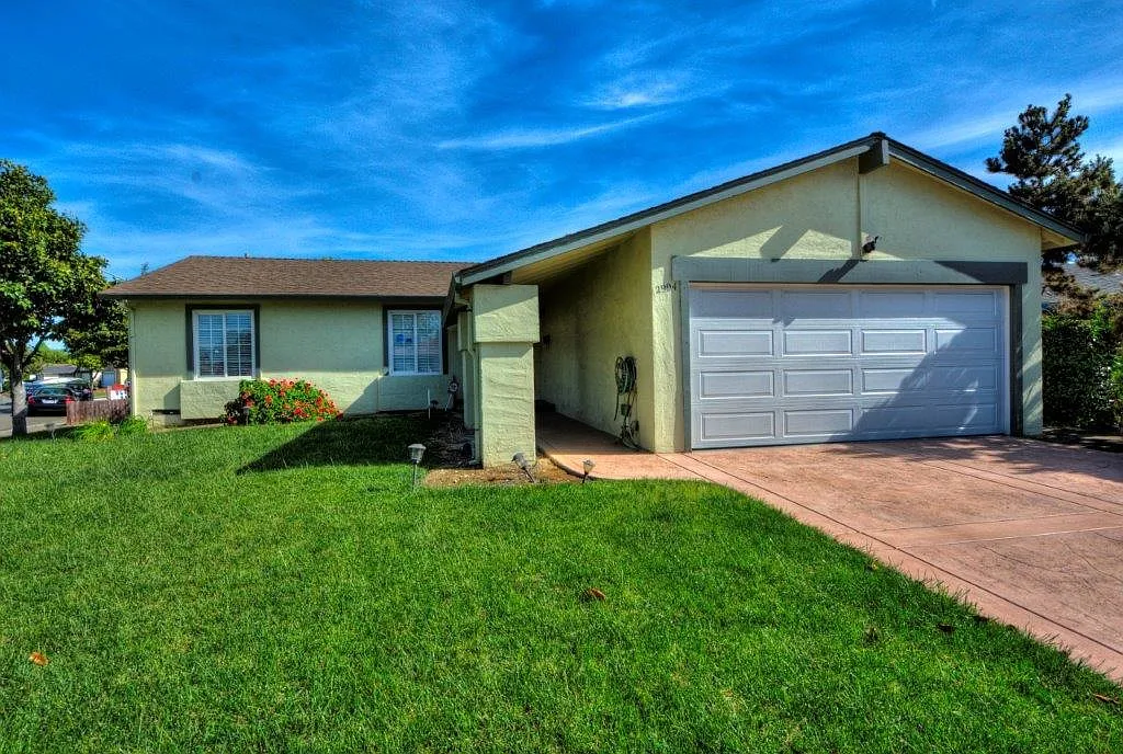 2904 Clover Ct photo 1