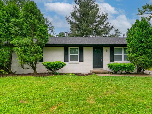 3689 King Arthur Dr, Lexington, KY 40517