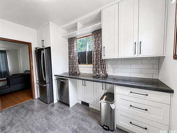 5th image of 537 10th STREET E
