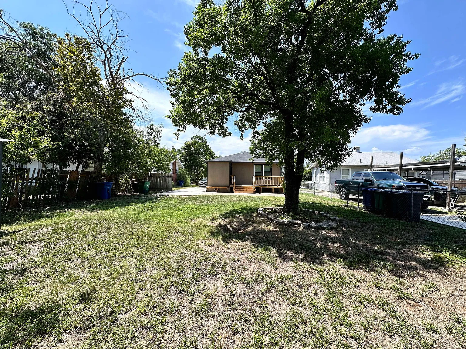 2 bed, 841 sqft, $1,600 — Photo 2