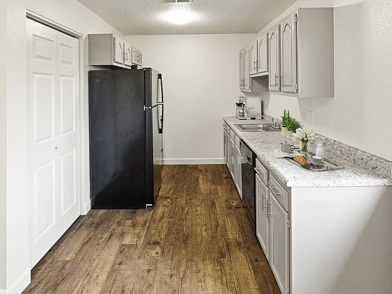 Metro Apartments At Bethalto — Photo 44