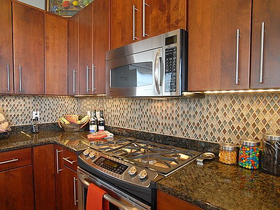 4th image of 1111 N Marshall St Unit 701