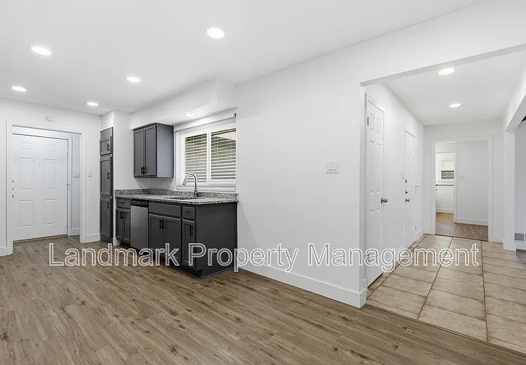 4349 Altamesa Blvd — Photo 20