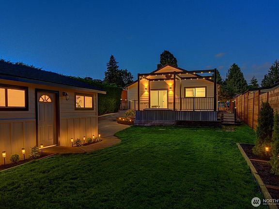 5th image of 13427 5th Avenue SW