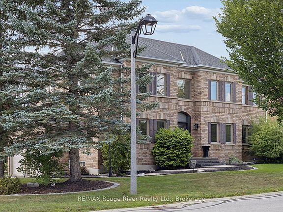 2nd image of 10 Windbreak Cres