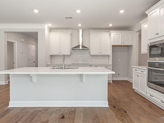 7th image of this home