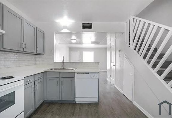 5th image of 315 Rose St Unit C