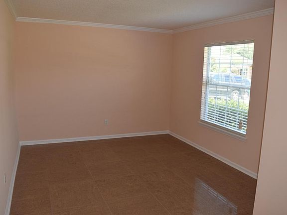 5th image of 4015 Edgeland Trl