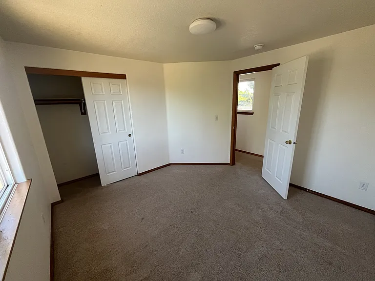 817 NE 72nd Ave — Photo 7