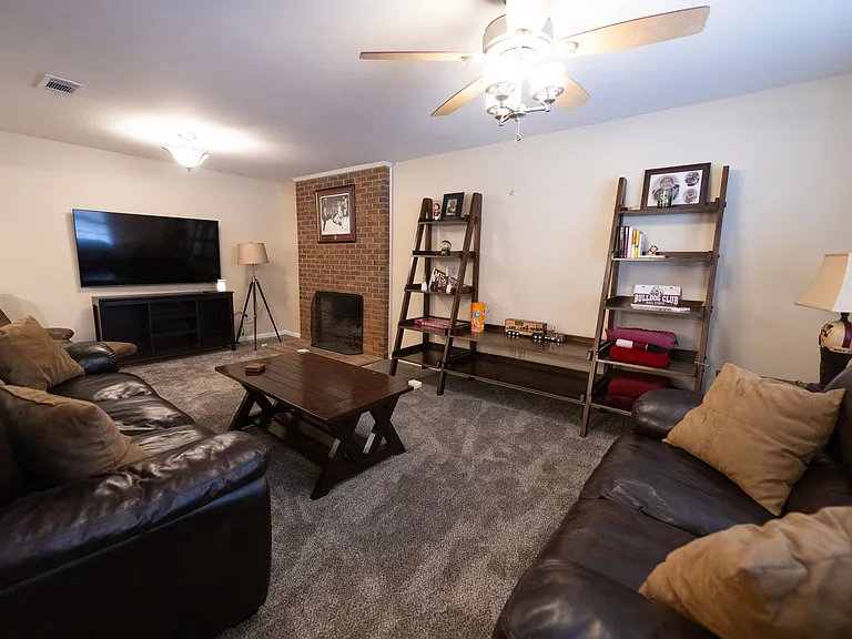 101 Hartness St #B — Photo 9