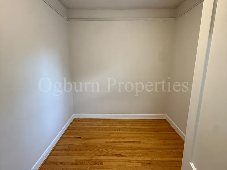 1416 Glade St — Photo 6