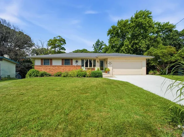 325 Indian Cir, East Peoria, IL 61611