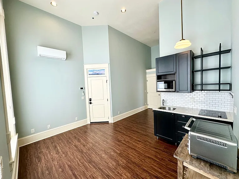 307 N Pearl St — Photo 4