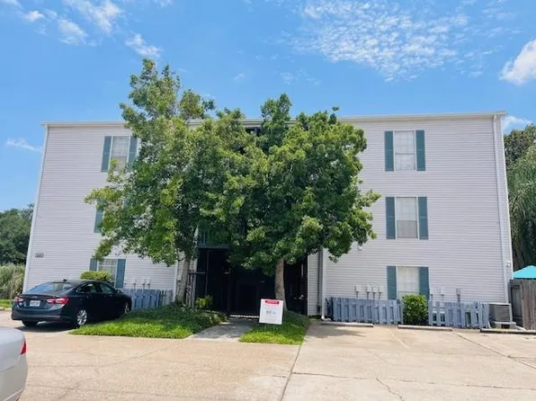 2866 Steamship Cir, Harahan, LA 70123