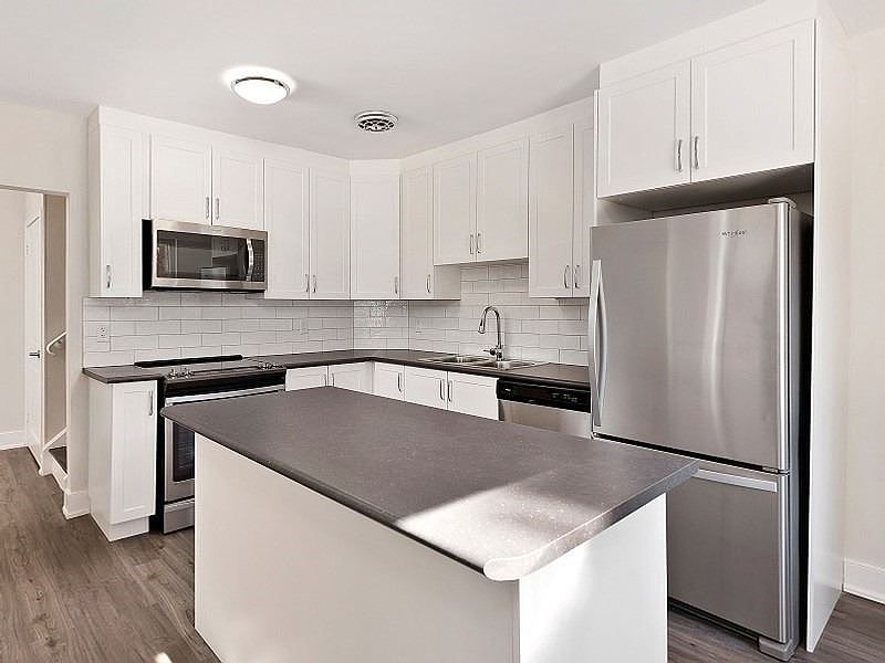 1st image of 5 Cheviot Pl #7