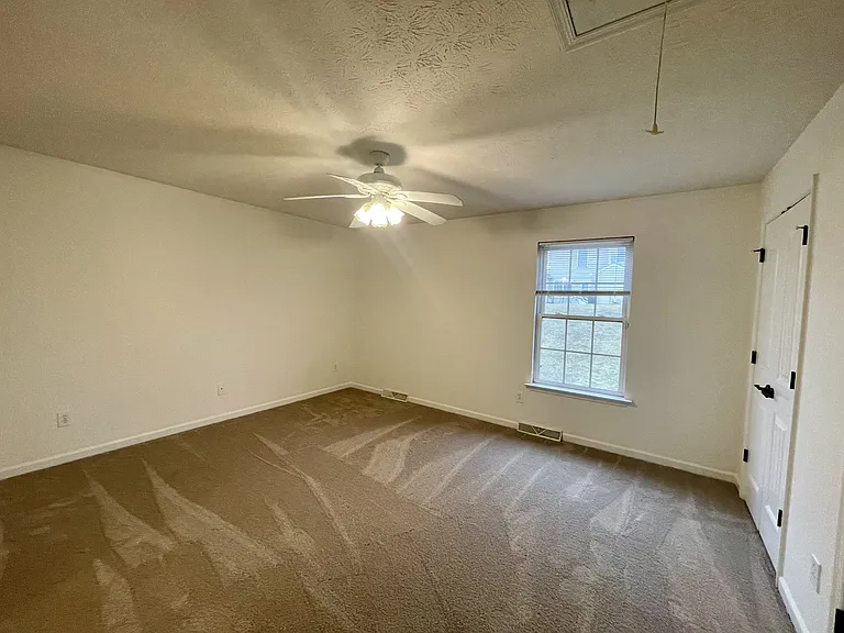 111 Old Tavern Cir #1 — Photo 17