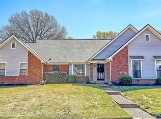2368 W Lake Oaks Dr, Memphis, TN 38134