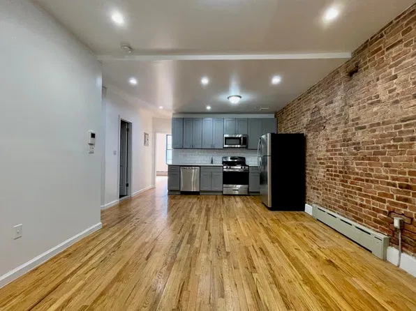 2976 Fulton Street image 1 of 8