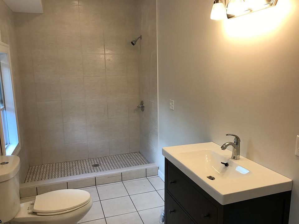 2nd floor bathroom