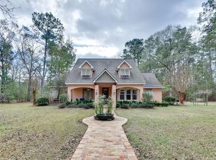 114 White Oak Ln, Madisonville, LA 70447