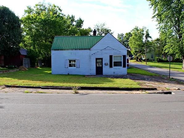 510 & 511 W Main St, Scottsville, KY 42164
