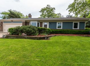 993 Pheasant Ridge Dr, Lake Zurich, IL 60047