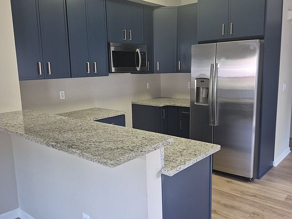 5th image of 134 Grove Park Ln