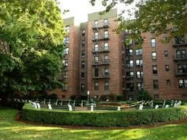 2555 Batchelder Street image 1 of 1