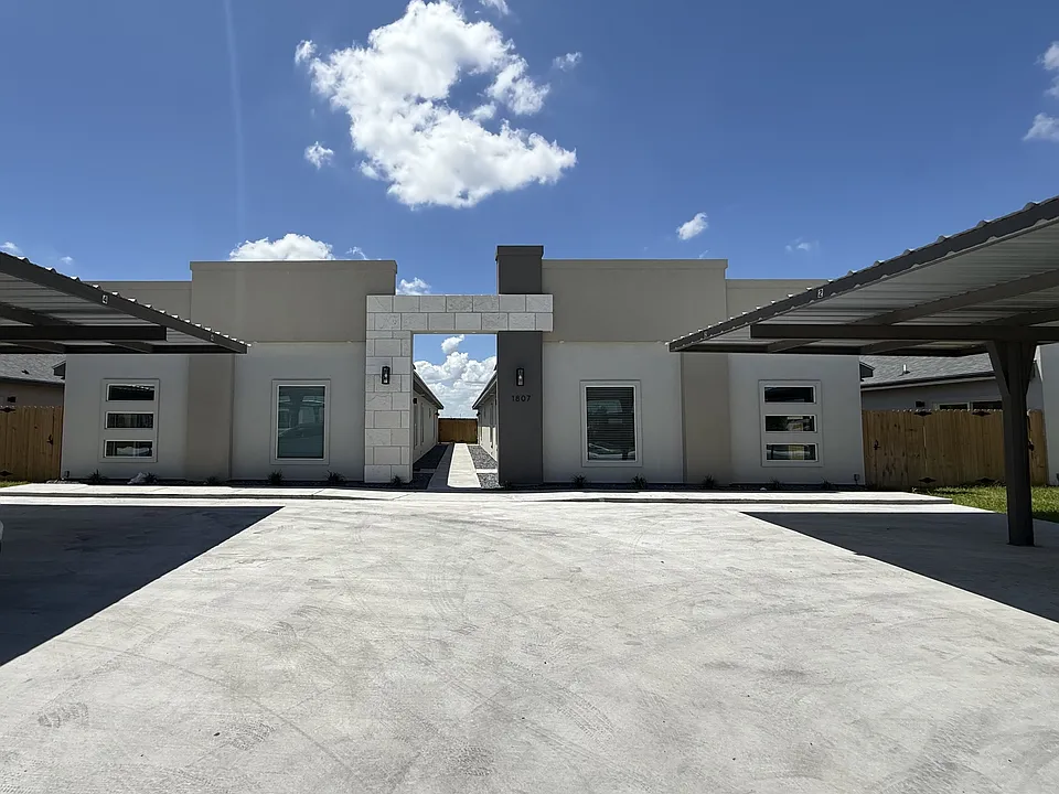 1807 W Violet Dr #1