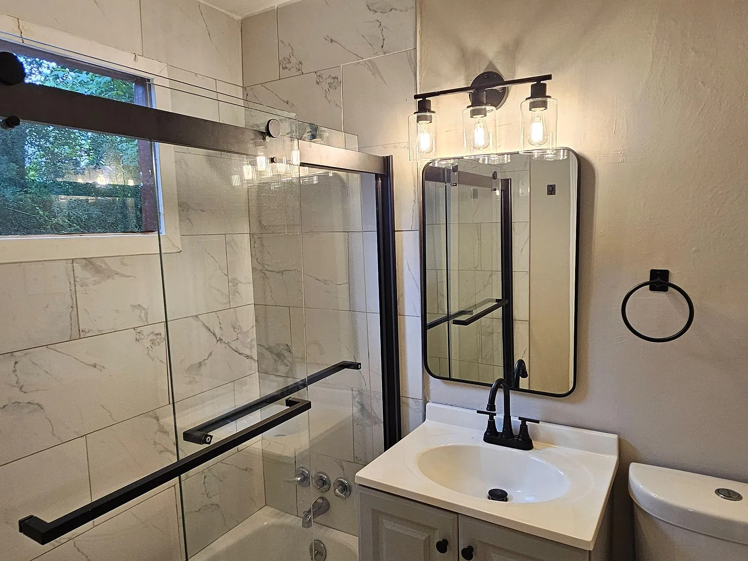 4 bed, 3.0 bath, 1225 sqft, $1,001 — Photo 3